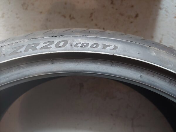 Un (1) pneu Pirelli P Zero 245/30ZR20 - Image 5