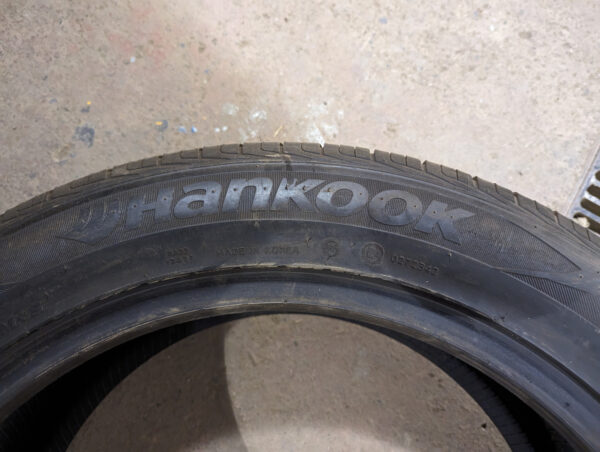 Un (1) pneu d'occasion Hankook Dynapro HP2 235/55R20 - Image 4