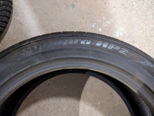 Un (1) pneu d'occasion Hankook Dynapro HP2 235/55R20 - Image 5