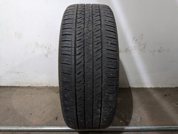 Un (1) pneu d'occasion Bridgestone Ecopia H/L 422 Plus 225/45R19