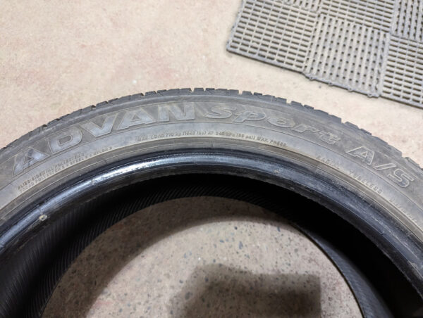 Un (1) pneu d'occasion Yokohama Advan Sport A/S 225/45R19 - Image 5