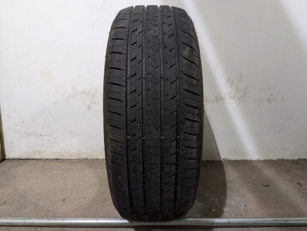 Un (1) pneu d'occasion Bridgestone Ecopia H/L 422 Plus 235/60R18