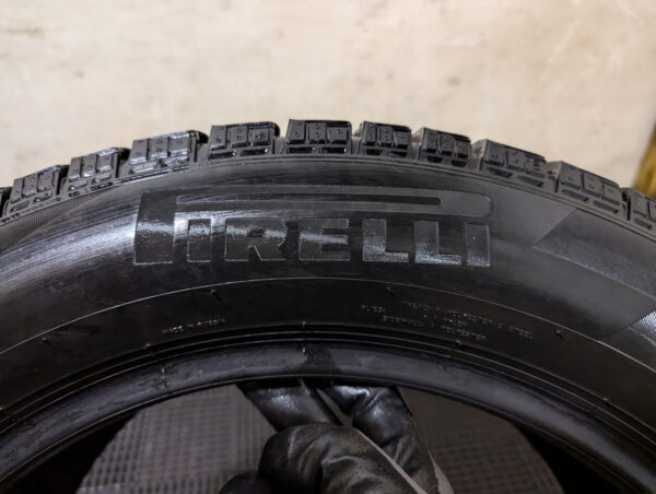 Ensemble de 4 pneus d'occasion Pirelli Ice Zero FR 235/55R17 - Image 9