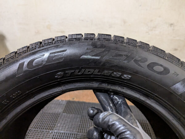 Ensemble de 4 pneus d'occasion Pirelli Ice Zero FR 235/55R17 - Image 10