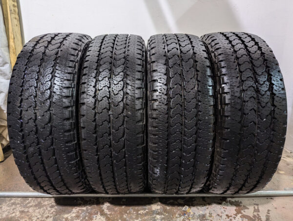 Ensemble de 4 pneus d'occasion Firestone Transforce AT2 LT265/70R17