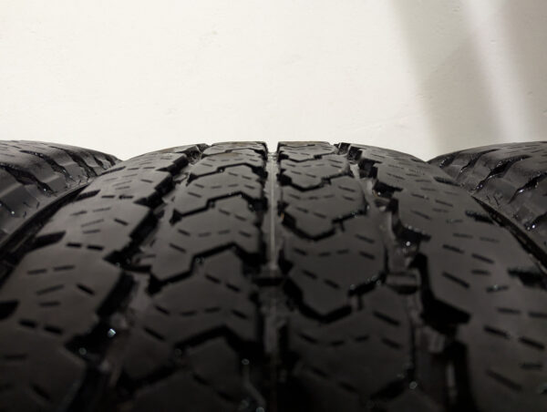 Ensemble de 4 pneus d'occasion Firestone Transforce AT2 LT265/70R17 - Image 4