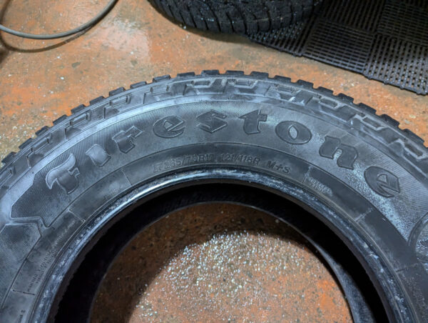 Ensemble de 4 pneus d'occasion Firestone Transforce AT2 LT265/70R17 - Image 9