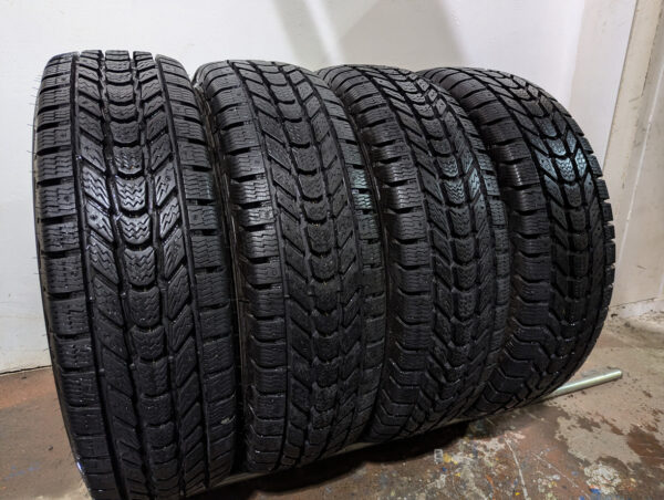 Ensemble de 4 pneus d'occasion Firestone Winterforce LT LT245/75R17 - Image 2