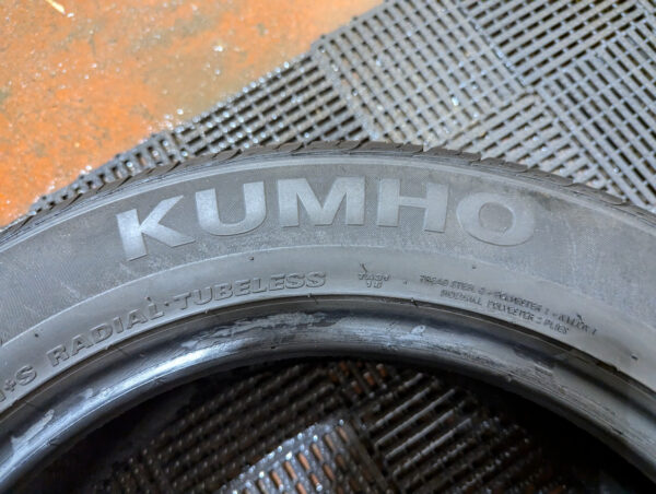 Ensemble de 4 pneus d'occasion Kumho Solus TA31 205/55R16 - Image 8