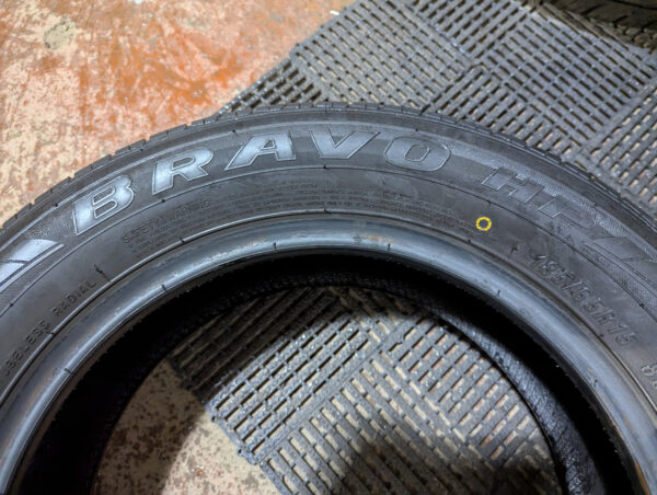 Un (1) pneu d'occasion Maxxis Bravo HP 185/65R15 - Image 6