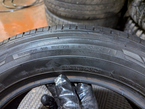 Un (1) pneu d'occasion Maxxis Bravo HP 185/65R15 - Image 8