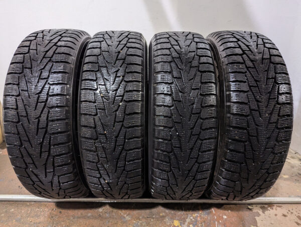 Ensemble de 4 pneus d'occasion Nokian Nordman 7 SUV 215/70R16