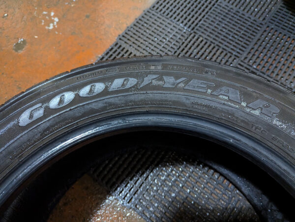 Ensemble de 4 pneus d'occasion Goodyear Assurance Fuel Max 225/55R17 - Image 4