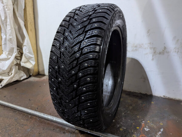 Un (1) pneu d'occasion Nokian Hakkapeliitta 10 205/55R16 - Image 3